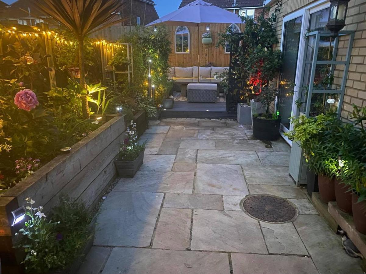 Secret Gem 1 Bed Garden Flat Private Luxury Hot Tub Apartamento Bournemouth Exterior foto