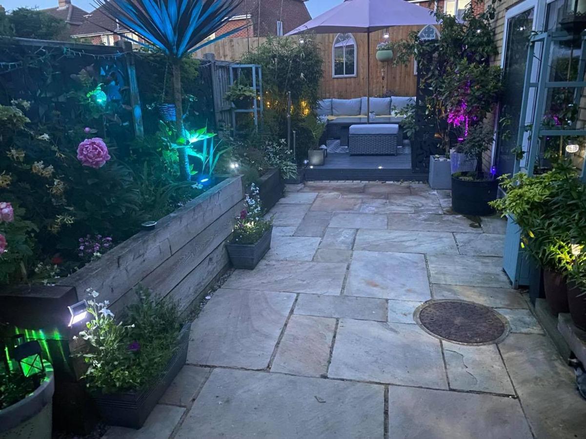 Secret Gem 1 Bed Garden Flat Private Luxury Hot Tub Apartamento Bournemouth Exterior foto