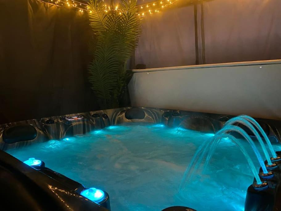 Secret Gem 1 Bed Garden Flat Private Luxury Hot Tub Apartamento Bournemouth Exterior foto