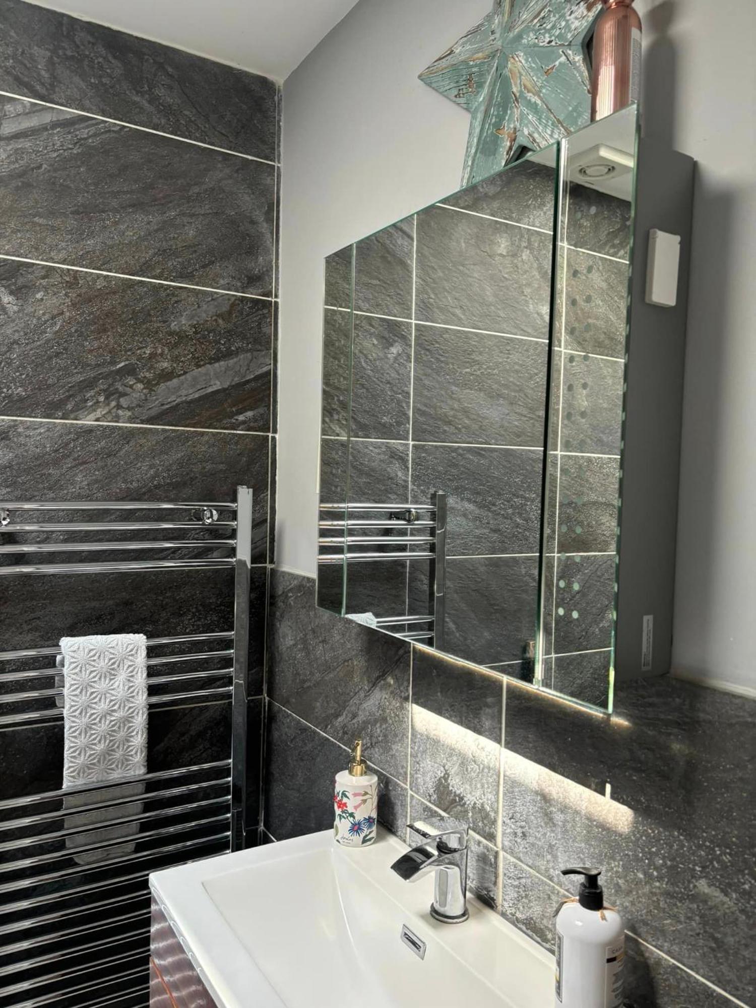 Secret Gem 1 Bed Garden Flat Private Luxury Hot Tub Apartamento Bournemouth Exterior foto