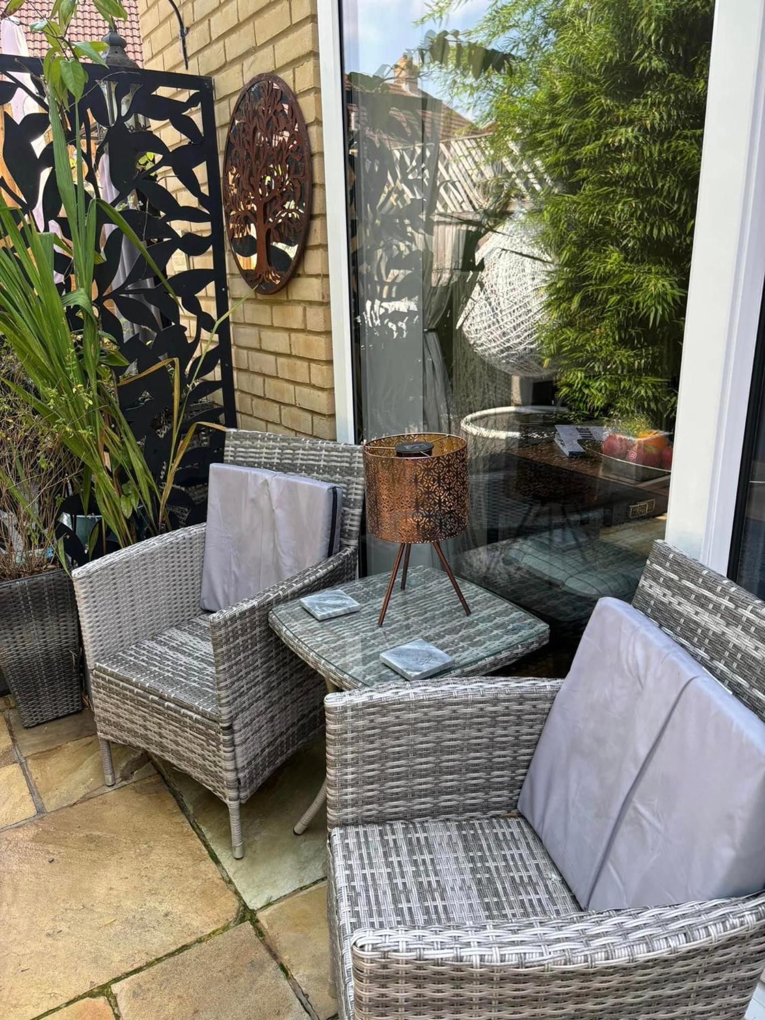 Secret Gem 1 Bed Garden Flat Private Luxury Hot Tub Apartamento Bournemouth Exterior foto