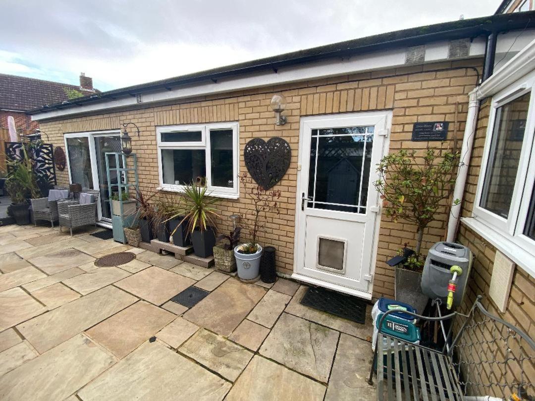 Secret Gem 1 Bed Garden Flat Private Luxury Hot Tub Apartamento Bournemouth Exterior foto