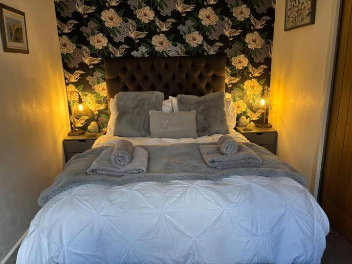 Secret Gem 1 Bed Garden Flat Private Luxury Hot Tub Apartamento Bournemouth Exterior foto